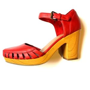 DV women’s heel size 8